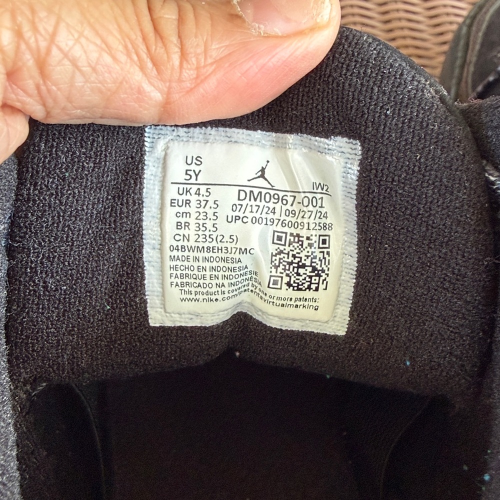 Kids Boys Nike Air Jordan High Top Black Sneakers Size 5Y - Picture 4 of 7